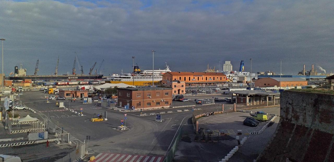Casa Il Girasole Apartment Livorno Luaran gambar